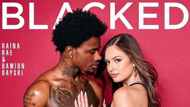 Шикарная модель с большими дойками получает удовольствие от черного члена